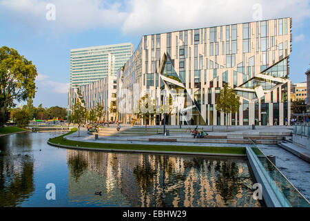 Kö-Bogen ein Gebäudekomplex mit Büros, Geschäften und Restaurants im Zentrum von Düsseldorf, Stockfoto