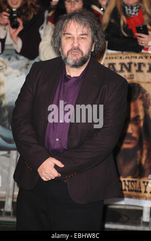 London, UK. 1. Dezember 2014. Peter Jackson besucht die UK-Premiere von "Hobbit" an Empire Leciester Square. Bildnachweis: Ferdaus Shamim/ZUMA Draht/Alamy Live-Nachrichten Stockfoto