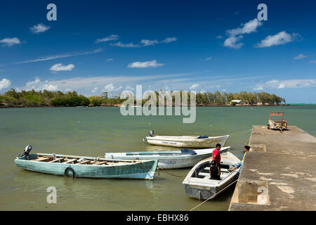 Mauritius, Poudre d ' or Fischer Angelboote/Fischerboote vertäut am Steg Stockfoto