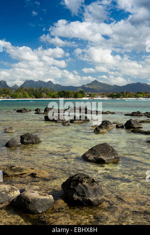 Mauritius, Pointe Aux Piments, Mount Pieter Both und Küsten-Berge von Turtle Bay Stockfoto