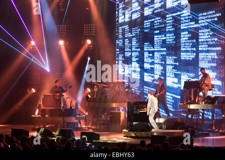 London, UK, 1. Dezember 2014. James Blunt Live-Performance bei Hammersmith Eventim. Bildnachweis: Robert Stainforth/Alamy Live-Nachrichten Stockfoto