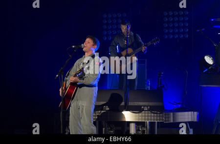 London, UK, 1. Dezember 2014. James Blunt Live-Performance bei Hammersmith Eventim. Bildnachweis: Robert Stainforth/Alamy Live-Nachrichten Stockfoto