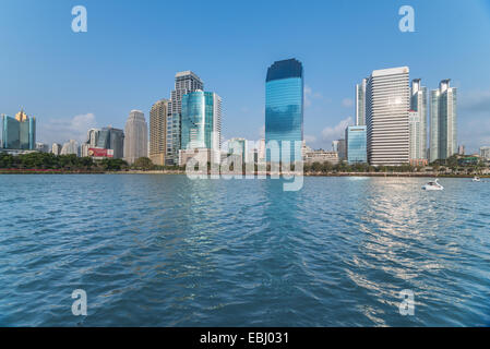 Moderne Hochhaus in Bangkok, Thailand. Stockfoto