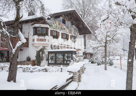 Winterlichen Straßen von Bayrischzell Bayerische Alpen, Deutschland Stockfoto