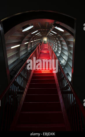 Innentreppe Atomium Brüssel Belgien Expo 58 verbinden Messehallen tube Stockfoto