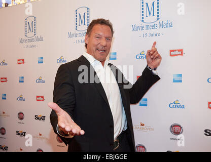 Hamburg, Deutschland. 1. Dezember 2014. Schauspieler Ralf Moeller stellt während der "Movie Meets Media"-Veranstaltung im Hotel Atlantic Kempinski in Hamburg, Deutschland, 1. Dezember 2014. Foto: GEORG WENDT/Dpa/Alamy Live News Stockfoto