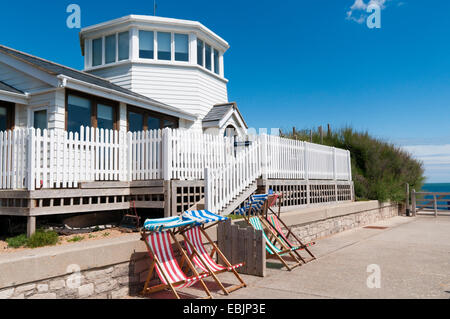 Die Leuchtturm-Ferienunterkunft in Steephill Cove auf der Isle Of Wight. Stockfoto