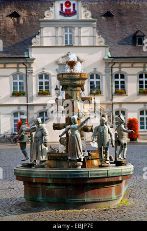 Brunnen Sie Buergerbrunnen am Rathausplatz, Deutschland, Nordrhein-Westfalen, Lippstadt Stockfoto