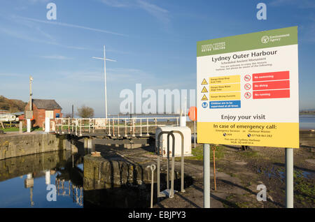 Melden Sie für Lydney Außenhafen am Westufer des Flusses Severn in Gloucestershire Stockfoto