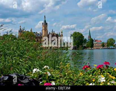 Schweriner Schloss im Sommer, Deutschland, Mecklenburg-Vorpommern, Schwerin Stockfoto