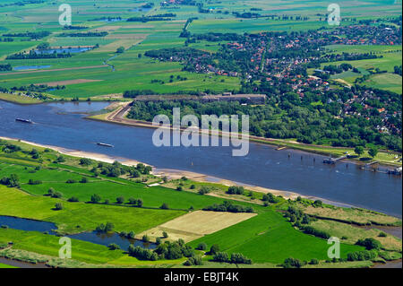 Blick auf Fluss Weser und Valentin u-Boot-Stifte, Deutschland, Rekrum, Bremen Stockfoto