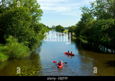 Kanus am Fluss Hamme, Deutschland, Niedersachsen, Worpswede Stockfoto