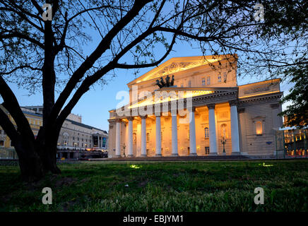 Ansicht des Bolschoi-Theaters in der Nacht, Moskau, Russland Stockfoto