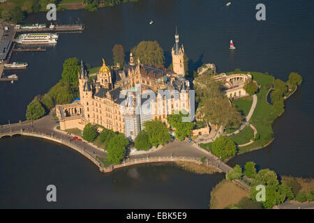 Luftaufnahme des Schweriner Schlosses im Schweriner See, Deutschland, Mecklenburg-Vorpommern Stockfoto