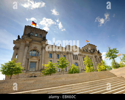 Flagge von Deutschland im Reichstagsgebäude, Deutschland, Berlin Stockfoto