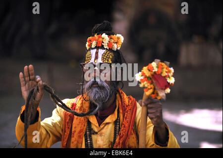 Hinduistische Sadhus (Mann ein streng religiöses Leben) am Durbar Square, Nepal, Kathmandu Stockfoto