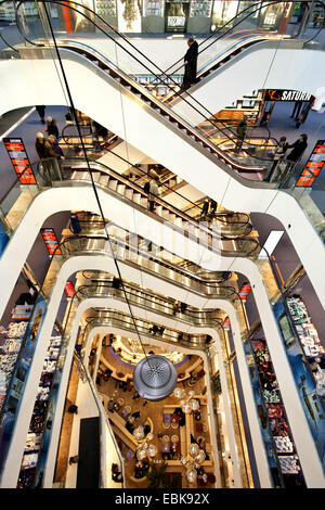 Rolltreppen in das Einkaufszentrum Sevens, Deutschland, Nordrhein-Westfalen, Düsseldorf Stockfoto