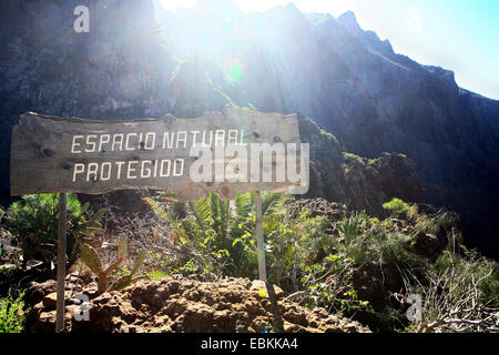 Schild am Eingang nach Masca Valley, Kanaren, Teneriffa, Masca Stockfoto