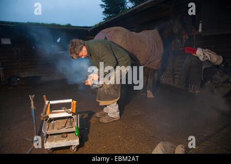 Hufschmied, Mike Moss, Godshill, Isle Of Wight, England, UK, Stockfoto