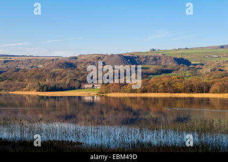 Blick über See Llyn Nantlle Uchaf Dorf unterhalb Schieferbergwerk in Snowdonia-Nationalpark. Nantlle, Gwynedd, Nordwales, UK Stockfoto