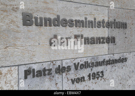 Berlin, Deutschland. 2. Dezember 2014. Begleiten Sie Pressekonferenz anlässlich der 47. Deutsch-französischer Finanz- und Wirtschaftsrat mit Bundesfinanzminister Wolfgang SchŠuble und Wirtschaftsminister Sigmar Gabriel und ihren französischen Kollegen Michel Sapin und Emmanuel Macron sowie Bundesbankpräsident Jens Weidmann und Anne Le Lorier, erster stellvertretender Gouverneur der Banque de France, auf 2December, 2014, in Berlin, Deutschland. Bildnachweis: Reynaldo Chaib Paganelli/Alamy Live-Nachrichten Stockfoto