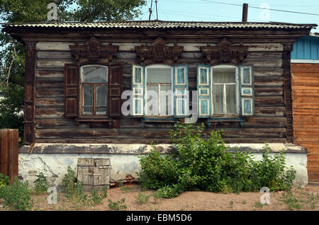 Hölzerne Isba in Ulan-Ude, Sibirien Stockfoto