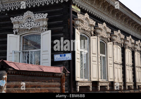 Hölzerne Isba in Ulan-Ude, Sibirien Stockfoto