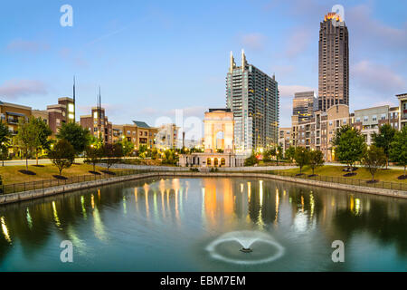 Skyline von Atlanta, Georgia, USA an Atlantic Station. Stockfoto