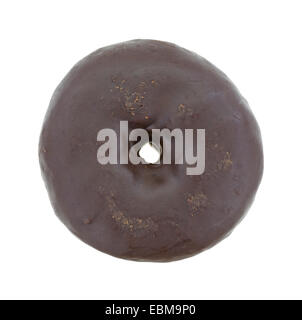 Eine kleine Schoko Donut auf weißem Hintergrund. Stockfoto
