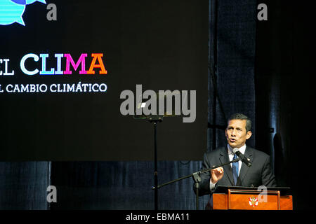 Lima, Peru. 1. Dezember 2014. Präsident von Peru OLLANTA HUMALA spricht während der Veranstaltung "Stimmen für Klima" im Jockey Club. Der Veranstaltungsort, das Pentagon, wo die COP20 Sitzungen statt, in der Nähe bietet Ausstellung dieser willkommen Diskussion über den Klimawandel. Bildnachweis: Danielle Villasana/ZUMA Wire/ZUMAPRESS.com/Alamy Live-Nachrichten Stockfoto