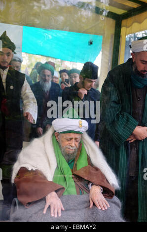 Porträt von Scheich Nazim Al-Haqqani, Führer der Naqshbandi-Haqqani Sufi-Ordens, Lefke, Nord-Zypern Stockfoto