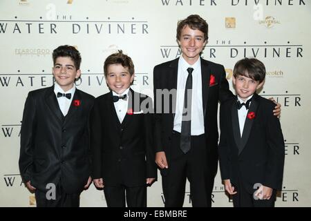 Sydney, Australien. 2. Dezember 2014. Abgebildet sind L-r: Dylan Georgiades (Orhan), Ben Norris (jungen Heinrich), Jack Douglas Patterson (junge Arthur) und Aidan Liam Smith (junge Edward) Ankunft auf dem roten Teppich bei The Wasser Rutengänger Weltpremiere am Staatstheater, 49 Market Street, Sydney, NSW, Australien. In Australien und der Türkei gedreht, ist der Film ein episches Abenteuer vier Jahre nach der Schlacht von Gallipoli im ersten Weltkrieg. Copyright Credit: 2014 Richard Milnes/Alamy Live-Nachrichten. Stockfoto