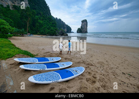 Paddel-in der Nähe von Railay Beach, Krabi, Thailand Stockfoto