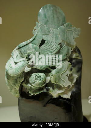 Reich Verzierte Grune Jade Skulptur Stockfoto Bild 185456264 Alamy