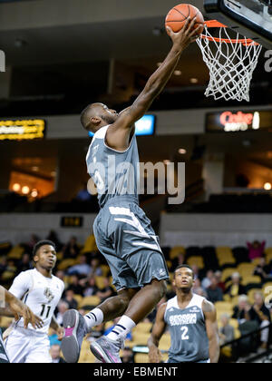 Orlando, FL, USA. 2. Dezember 2014. Georgia Southern Eagles Guard Jelani Hewitt (5) gilt für den Layup während der 1. Hälfte Mens NCAA Basketball-Spiel-Aktion zwischen den Georgia Southern Eagles und UCF Knights im CFE Arena in Orlando, FL. © Csm/Alamy Live-Nachrichten Stockfoto