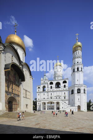 Kathedrale des Dormition und Iwan der große Glockenturm im Kreml, Moskau, Russland Stockfoto