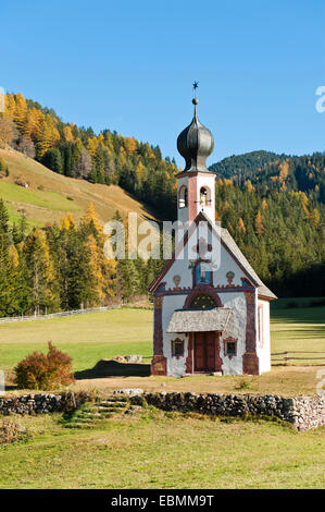 St. Johannes-Kapelle am Ranuihof, Barock, Geisler Geisler Gruppe, Naturpark Puez, Dolomiten, Funes, auch Tal Stockfoto