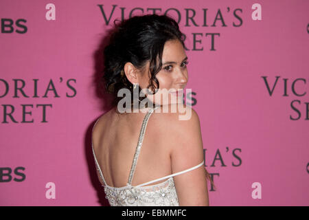 Eliza Doolittle bei der Victorias Secret Fashion Show in London. Stockfoto