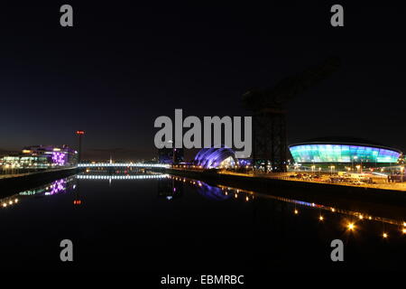 Gürteltier, Hydro und Glocken Brücke Glasgow Schottland Dezember 2014 Stockfoto