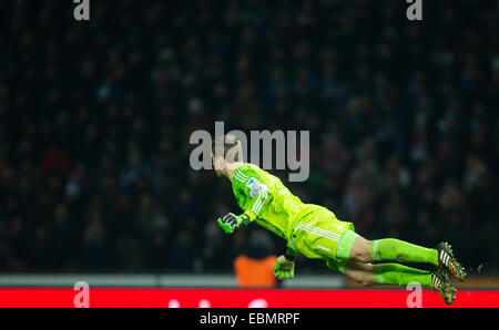 Berlin, Deutschland. 29. November 2014. Bayern Torwart Manuel Neuer in Aktion während der Fußball-Bundesliga-match zwischen Hertha BSC und dem FC Bayern München in Berlin, Deutschland, 29. November 2014. Foto: Lukas Schulze/Dpa/Alamy Live News Stockfoto