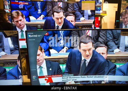 Herbst-Anweisung 3. Dezember 2014, London, UK-Bild zeigt George Osborne Schatzkanzler liefern seine Herbst-Anweisung an das House Of Commons auf mehrere Fernseher in ein Kaufhaus central London gezeigt. Stockfoto