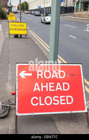 Weg in die Zukunft geschlossen, Zeichen und anderen Zeichen, Nottingham, England, UK Stockfoto