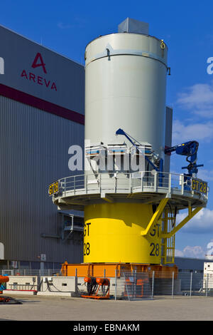 Komponenten von Offshore-Windparks im Hafen, Deutschland, Bremerhaven Stockfoto