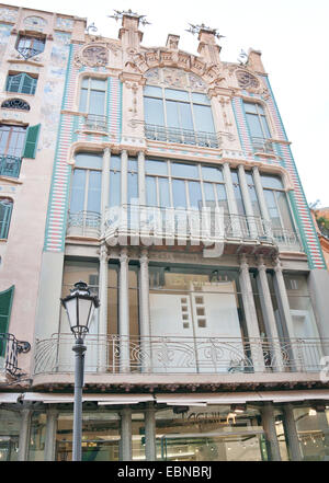 Palma De Mallorca, Mallorca, Spanien - 16. Februar 2013: Jugendstil, Art Deco oder modernistischen Gebäude Palma. Neben Clinica dental Stockfoto