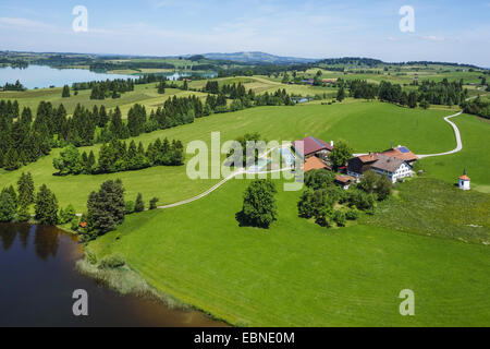 Bauernhof am Hegratsrieder See in der Nähe von Füssen, Forggensee See auf der linken Seite, Deutschland, Bayern, Oberbayern, Oberbayern, Hegratsried Stockfoto