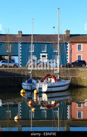 Aberaeron, Wales, UK. 3. Dezember 2014.  Kaltes Wetter, ruhige See und klaren Bedingungen in Aberaeron Hafen, Wales, UK - John Gilbey/Alamy Live News 3. Dezember 2014 Bildnachweis: John Gilbey/Alamy Live News Stockfoto