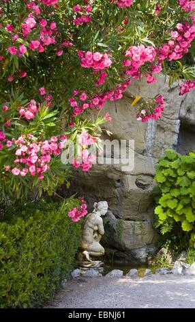 Marmorstatue im Garten der Villa Ephrussi de Rothschild, Frankreich, Saint-Jean-Cap-Ferrat Stockfoto