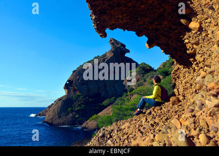 Calanque von Figuerolles, die Felsen im Hintergrund namens Grand ehemaliges, Frankreich, Calanques Nationalpark La Ciotat Stockfoto