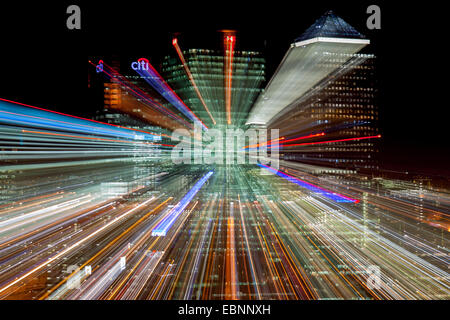 Schnellen Zoom von Canary Wharf Türme London Stockfoto