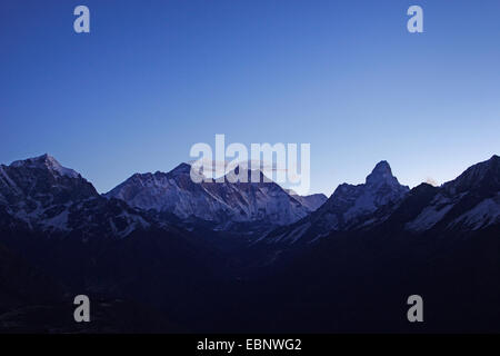 Dawn mit Nuptse, Everest, Lhotse, Ama Dablam, Nepal, Khumbu Himal Stockfoto